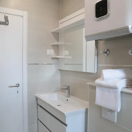 Nada Lägenhet Tučepi